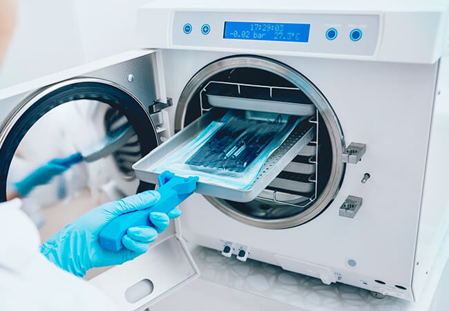 大学病院レベルの滅菌体制で徹底した院内感染対策